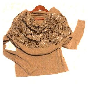 Gorgeous boutique fitted sweater